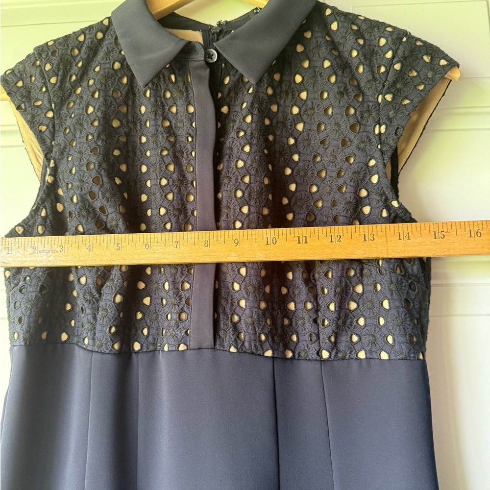 🔥🔥5/$25! Ann Taylor Navy and Black Eyelet Cap Sleeve Dress - Picture 5 of 8